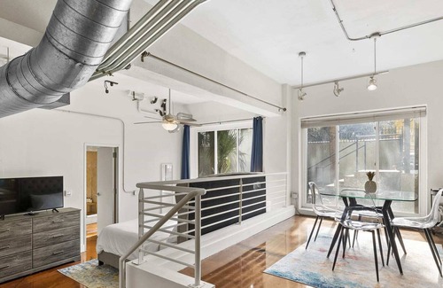 Downtown Austin Apartment | Downtown Loft on 5th St