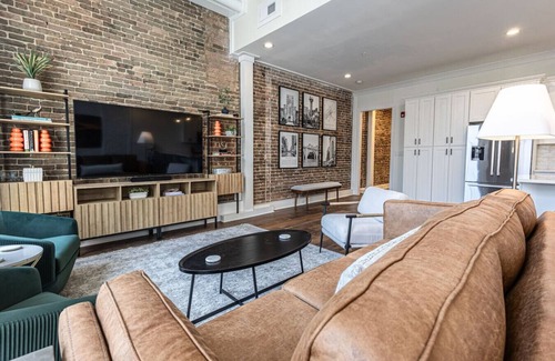 Downtown Knoxville Condo | Downtown Luxury Condo | Near UT