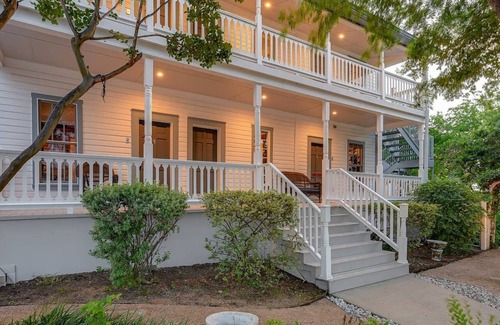 Marble Falls House | Downtown Luxury Marble Falls Boutique Property: Austin Suite