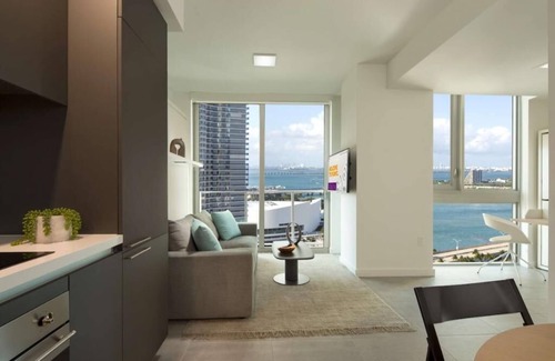 Downtown Miami Hotel | Downtown Miami near cruise port, Kaseya Center & Bayside Park; walking distance