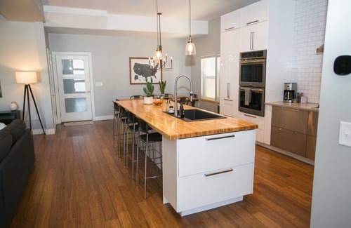 Old Town North House | Downtown Mountain Views Craftsman Stunner 5 bd/4b