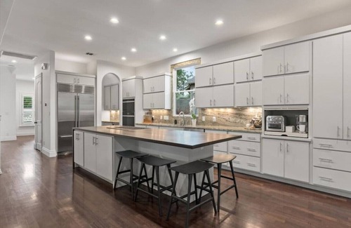Bouldin House | Downtown Oasis : Heated Pool : Spa : Game room Sunday Ticket