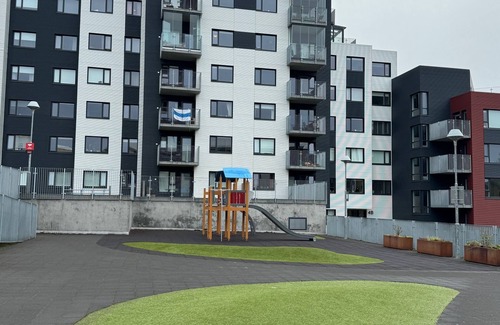 Hliðar Apartment | Downtown penthouse apartment in Reykjavík