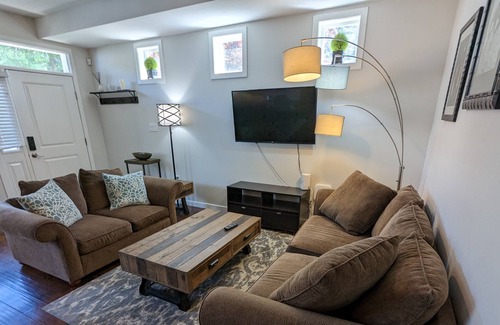 Okanagan-Similkameen House | Downtown Penticton Modern Home - 2 minutes from Okanagan Lake!