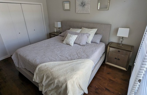 Okanagan-Similkameen House | Downtown Penticton Modern Home - 2 minutes from Okanagan Lake!