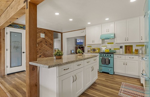 Flagstaff House | Downtown Quartet - 4 Bungalows w/Fenced Yards, AC, W/D, Smart TVs, & Speedy WiFi