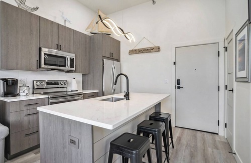 South Haven Condo | Downtown riverfront condo walkable to dining, shopping & nightlife