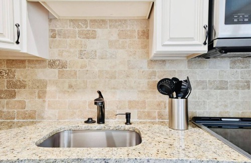 Gillespie Park House | Downtown Sarasota Compound |Pet Friendly | Extended Stays |Large Groups | Beach