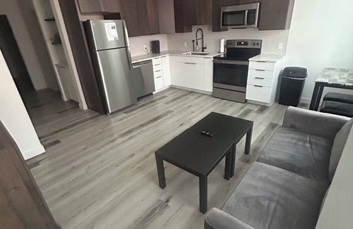 Rio Grande Apartment | Downtown SLC 1-bedroom Luxury Suite with free parking, fitness room and WiFi