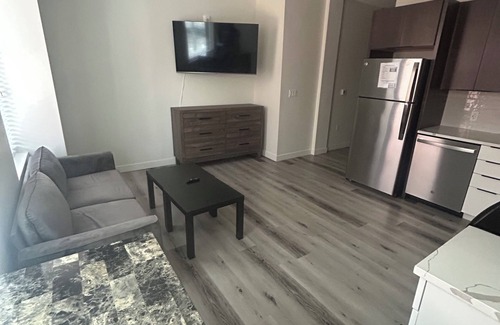Rio Grande Apartment | Downtown SLC 1-bedroom Luxury Suite with free parking, fitness room and WiFi