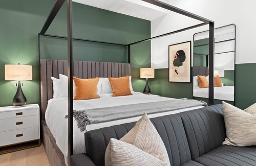 Central Business District Hotel | Downtown Suite with Rooftop Pool, Game Room & Gym 24/7 Staff