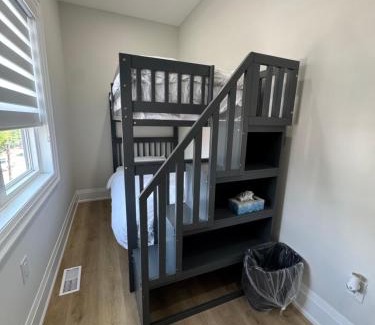 Dovercourt Park Apartment | Downtown Toronto UFT