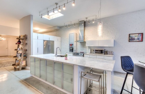 Maisonneuve Apartment | Downtown VIP Adventure & Luxury Sanctuary - Sleeps 14