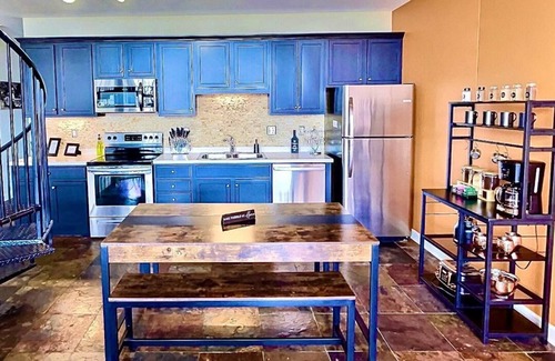 Sandusky Condo | Downtown Waterfront Getaway Mario Room Breathtaking View Cedar Point Lake Erie!