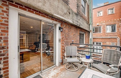 Winston - Salem Apartment | Downtown Winston-Salem! The Frequent Flyer!