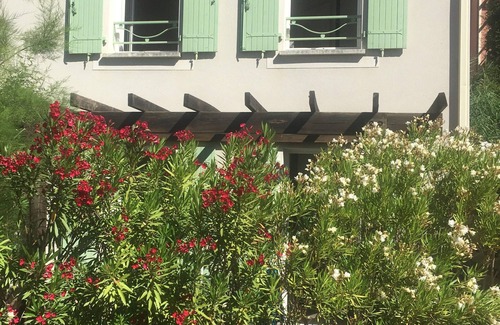 Nyons House | Drôme Provençale : Maisonnette Duplex 6 Personnes en Résidence Avec Piscine