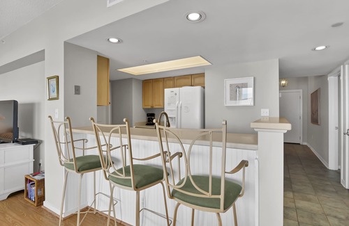 Shell Island Condo | DR 1405 - Beautiful oceanfront condo with tennis, pool and easy beach access