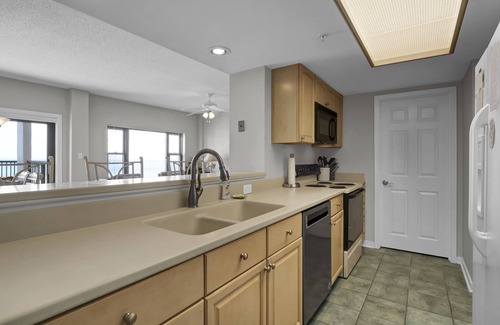 Shell Island Condo | DR 1405 - Beautiful oceanfront condo with tennis, pool and easy beach access