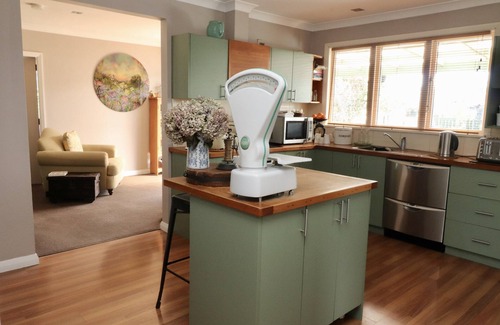 Grovetown Bed & Breakfast | Dragonflycottage, Fully equiped 2 bathrooms, kitchen, 4 bedrooms st