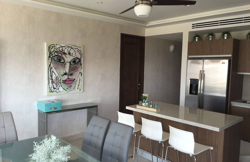 Emiliano Zapata Apartment | Dramatic Ocean View Apt in Romantic Zone, with MANTAMAR BEACH CLUB ACCESSS.
