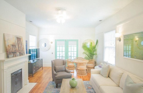 Thomas Square Apartment | Drayton Place Unit 3 by Lucky Savannah