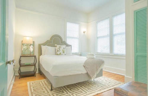 Thomas Square Apartment | Drayton Place Unit 3 by Lucky Savannah
