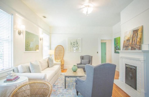 Thomas Square Apartment | Drayton Place Unit 3 by Lucky Savannah
