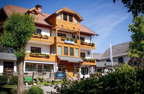 Seeboden Apartment | Dreibettzimmer, Dusche, WC, Balkon - Pension Kärnten