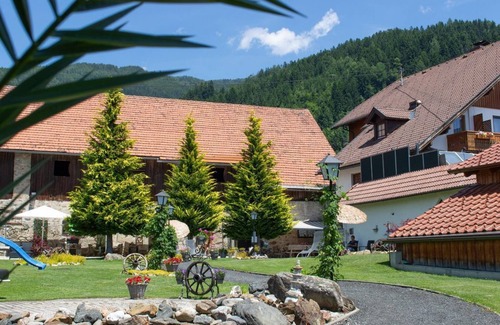 Seeboden Apartment | Dreibettzimmer, Dusche, WC, Balkon - Pension Kärnten