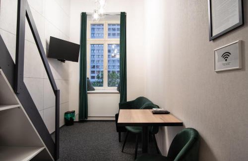 Srodmiescie Apartment | Dream Aparts - Piotrkowska 126 widok na deptak