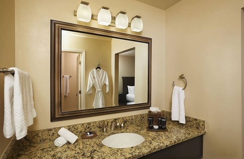 South Scottsdale Resort | Dream Getaway! 2 Spacious Units, 5 Pools, Spa, Short Drive to Phoenix Zoo!