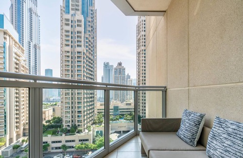 Downtown Dubai Apartment | Dream Inn - Modernly Designed 1 Bedroom in Downtownn