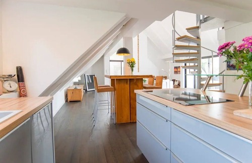 Ruettenscheid Apartment | Dream loft near Messe Essen/Düsseldorf with loggia and private elevator.