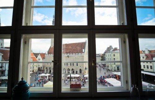 Old Town Apartment | Dream Stay - Main Square Apartment with Picturesque View