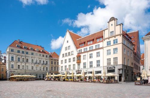 Old Town Apartment | Dream Stay - Main Square Apartment with Picturesque View