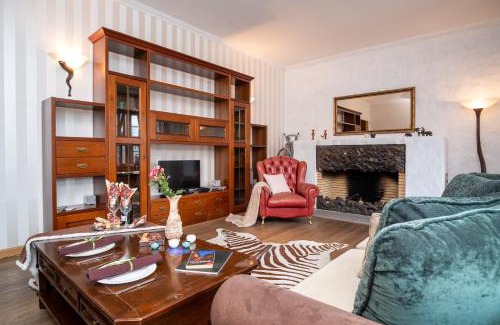 Old Town Apartment | Dream Stay - Main Square Apartment with Picturesque View