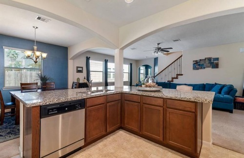 Barker House | Dream Vacation in Maquela