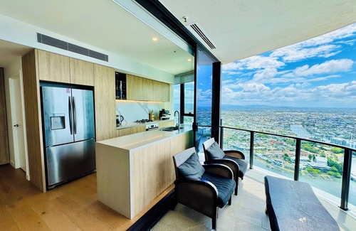 Broadbeach Apartment | “Dream View” @ The Star - Panoramic Ocean, City - 2 bed - Sleeps 5 - Broadbeach