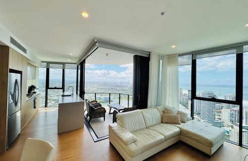 Broadbeach Apartment | “Dream View” @ The Star - Panoramic Ocean, City - 2 bed - Sleeps 5 - Broadbeach