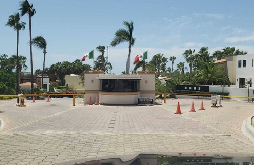 Cabo Bello Villa | DREAM VILLA WITH CABO ARCH AND OCEAN VIEWS; PICKLEBALL MINI-GOLF POOL JACUZZI