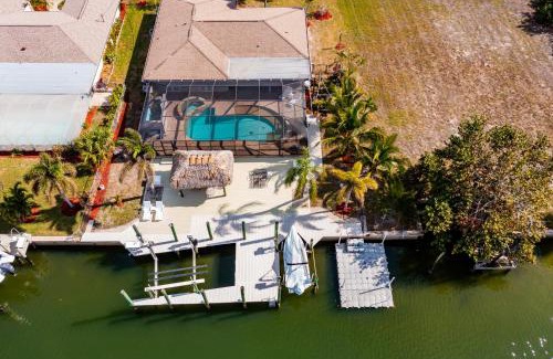 Isles of Capri House | Dreamers Hideaway I Waterfront I Direct Access