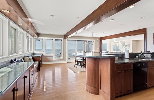 Michigan House | Dreamview- Private Lake frontage
