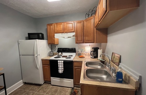 Winchester Apartment | Dreamweaver — 1BR 1BA just two blocks from the downtown walking mall