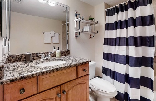 Downtown Dunedin Condo | Dreamy Condo W/ Shared Pool, High-Speed WiFi, Private Patio, & Great Location!