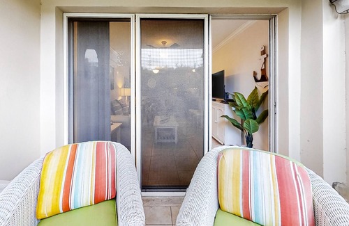 Downtown Dunedin Condo | Dreamy Condo W/ Shared Pool, High-Speed WiFi, Private Patio, & Great Location!