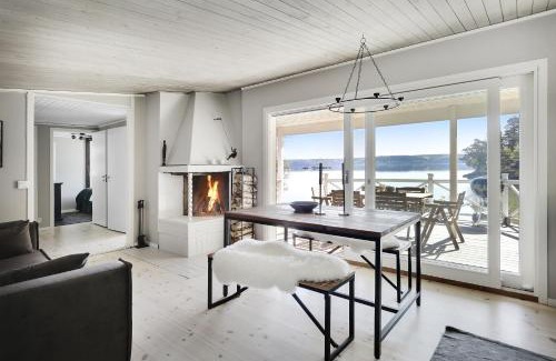 Sodertalje Municipality House | Dreamy House w. private dock by the Baltic sea