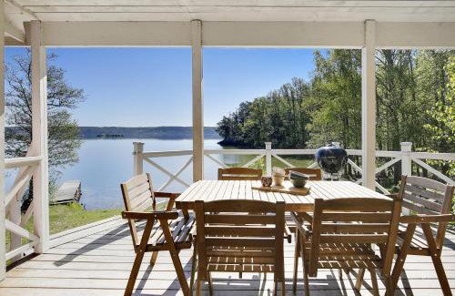 Sodertalje Municipality House | Dreamy House w. private dock by the Baltic sea