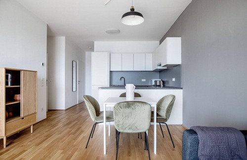 Erdberg Apartment | Dreamy Landstraße 1BR w/Pool, Playground & Gym, nr Shops, by Blueground