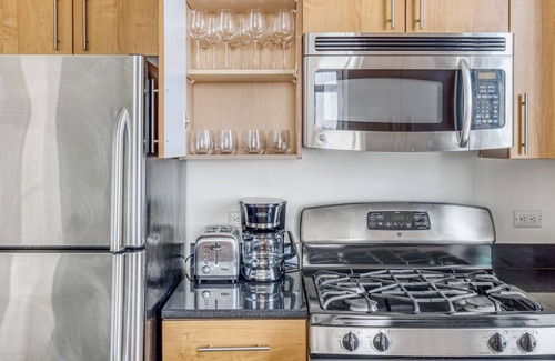 Hunters Point Apartment | Dreamy LIC 2BR w/ W/D, Elevator & Doorman, near East River, by Blueground