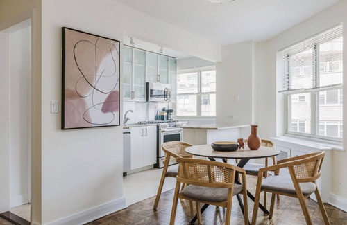 Midtown Apartment | Dreamy Murray Hill 2BR w/Coffee Bar, Gym, Lounge & W/D, by Blueground